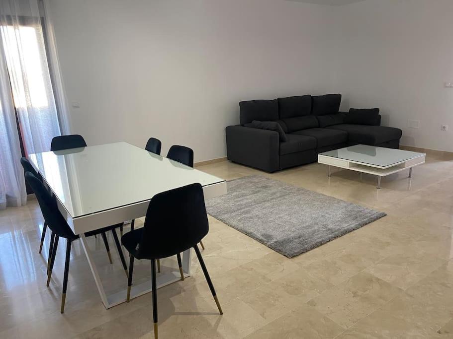 Central Estepona 3 Bed Apt With Pool And Parking Eksteriør bilde