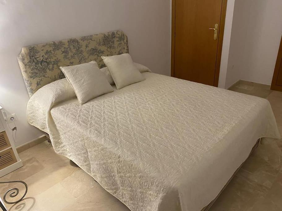 Central Estepona 3 Bed Apt With Pool And Parking Eksteriør bilde