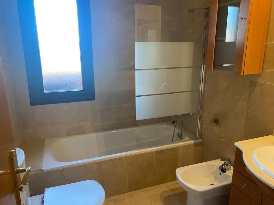 Central Estepona 3 Bed Apt With Pool And Parking Eksteriør bilde