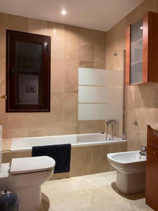 Central Estepona 3 Bed Apt With Pool And Parking Eksteriør bilde