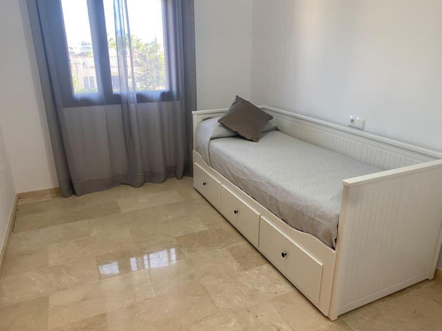 Central Estepona 3 Bed Apt With Pool And Parking Eksteriør bilde