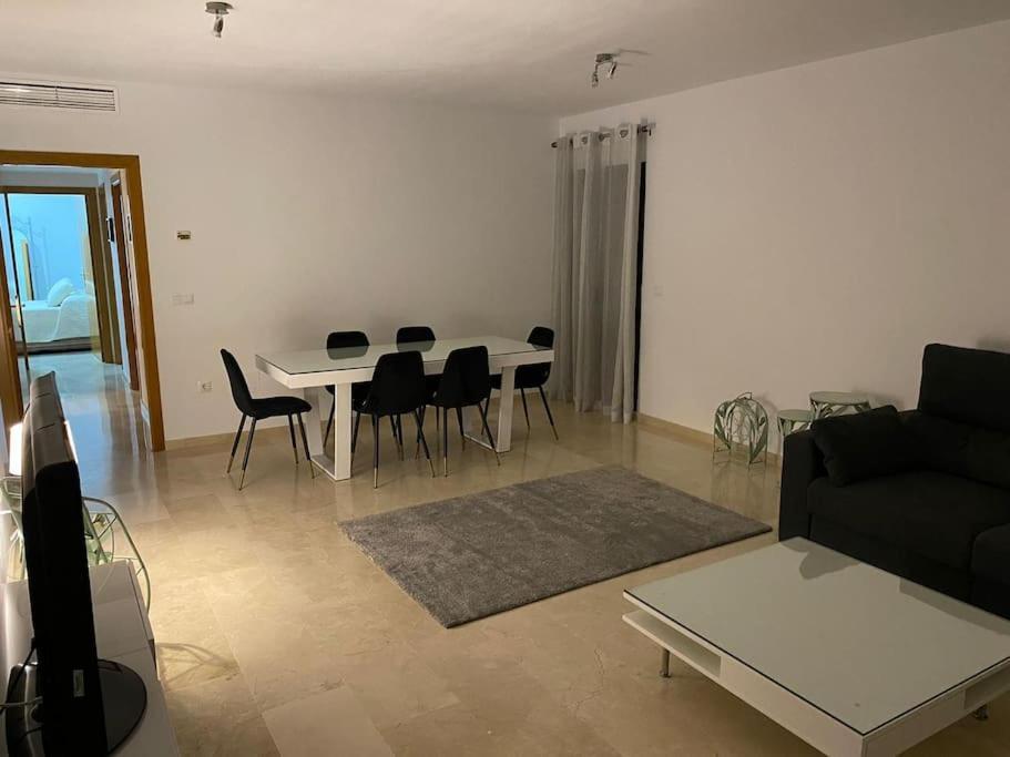 Central Estepona 3 Bed Apt With Pool And Parking Eksteriør bilde