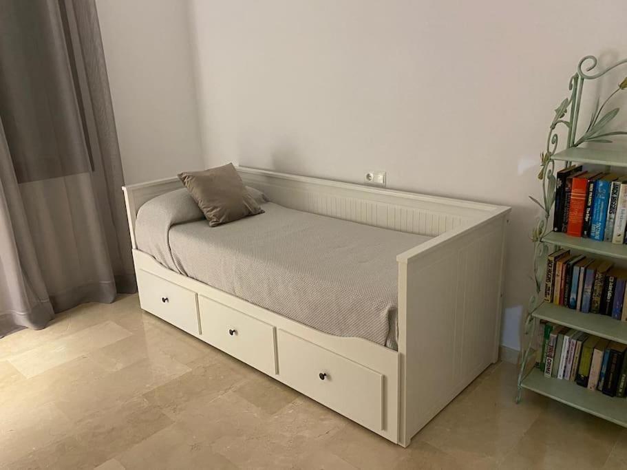 Central Estepona 3 Bed Apt With Pool And Parking Eksteriør bilde