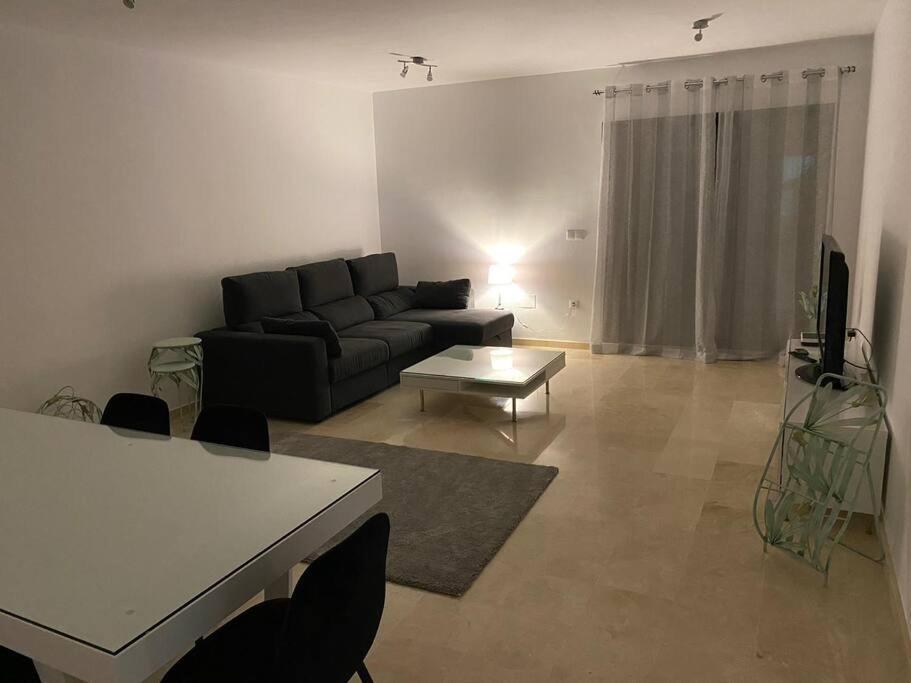 Central Estepona 3 Bed Apt With Pool And Parking Eksteriør bilde